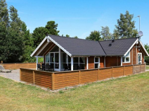 8 person holiday home in Idestrup
